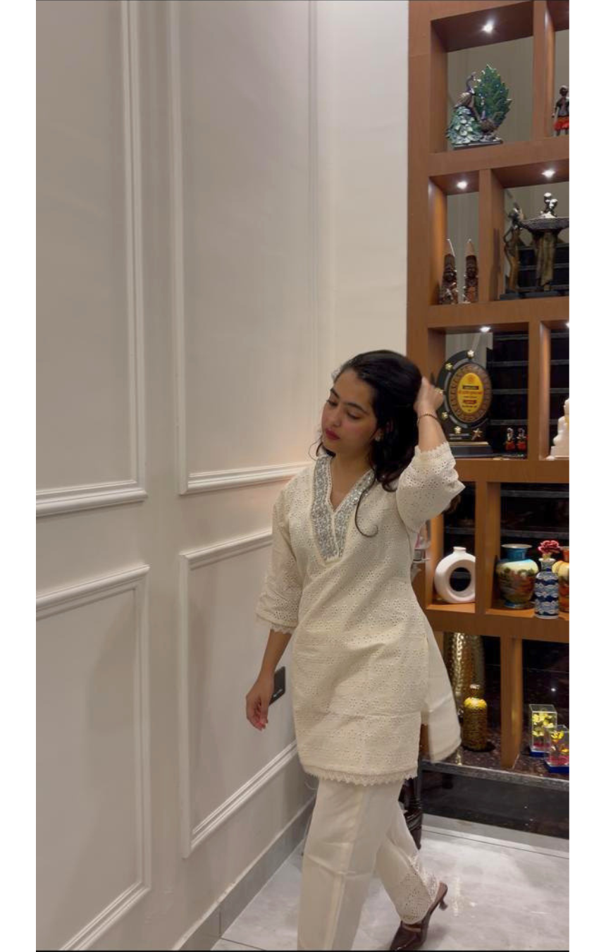 Aaina Set
